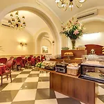 Hotell Contilia 3*