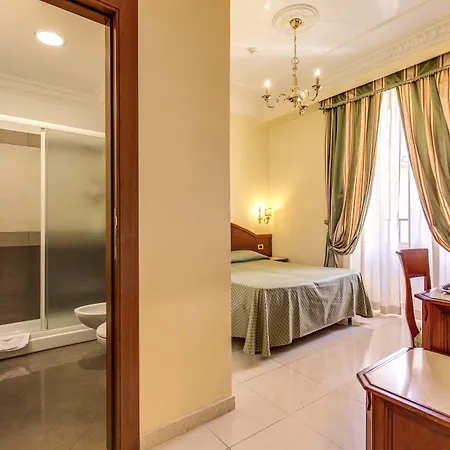 コンティリア ホテル 3*