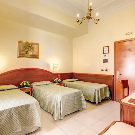 コンティリア 3*